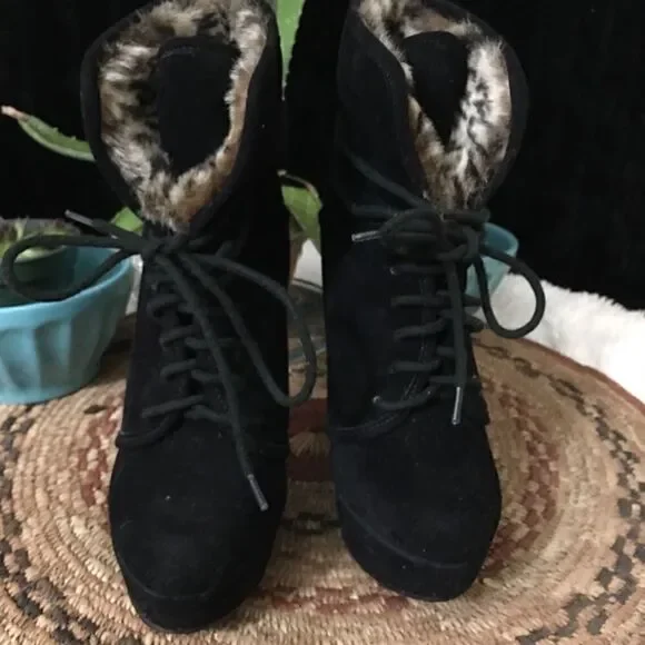 NEW! Colin Stuart Platform Booties - Picture 9 of 14